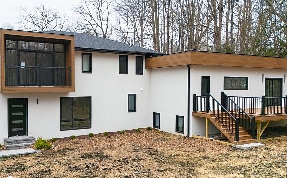3rd image of 156 Park Rd