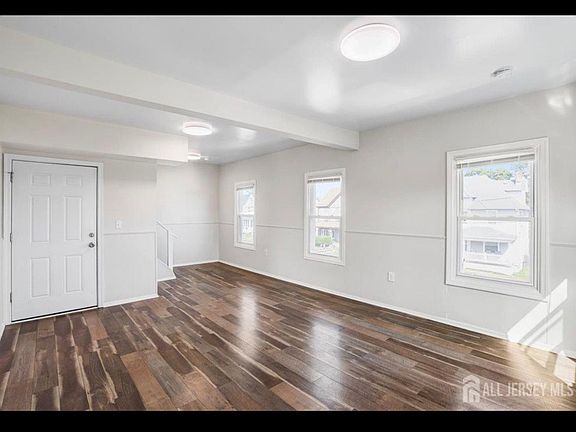 2nd image of 111 John St