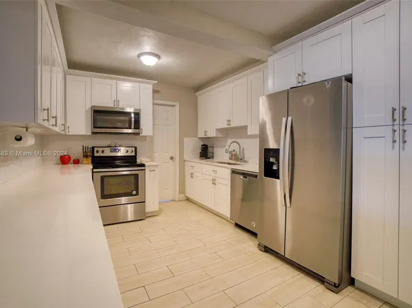 1220 NE 1st Ave, Fort Lauderdale, FL 33304