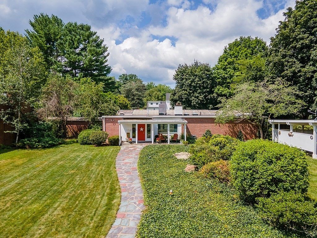 77 Central Park Dr, Holyoke, MA 01040 Zillow