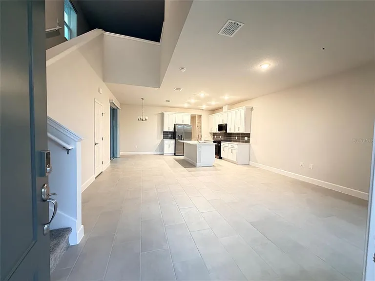 201 Station Ln — Photo 7