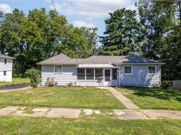 405 Lockwood St, Akron, OH 44314