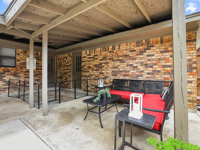 713 Patricia Dr — Photo 19