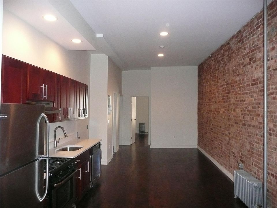 1st image of 308 Tompkins Ave APT 3