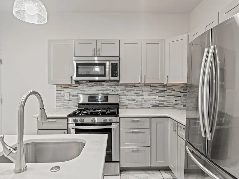1630 Edgley St — Photo 10