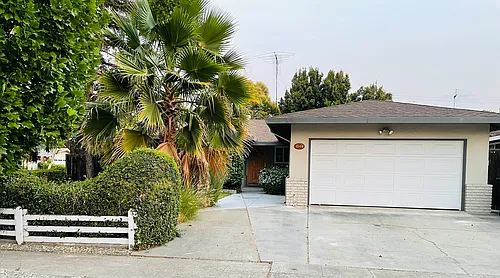 1044 Gloucester Ct Photo 1