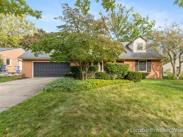 2142 Shawnee Dr SE, Grand Rapids, MI 49506