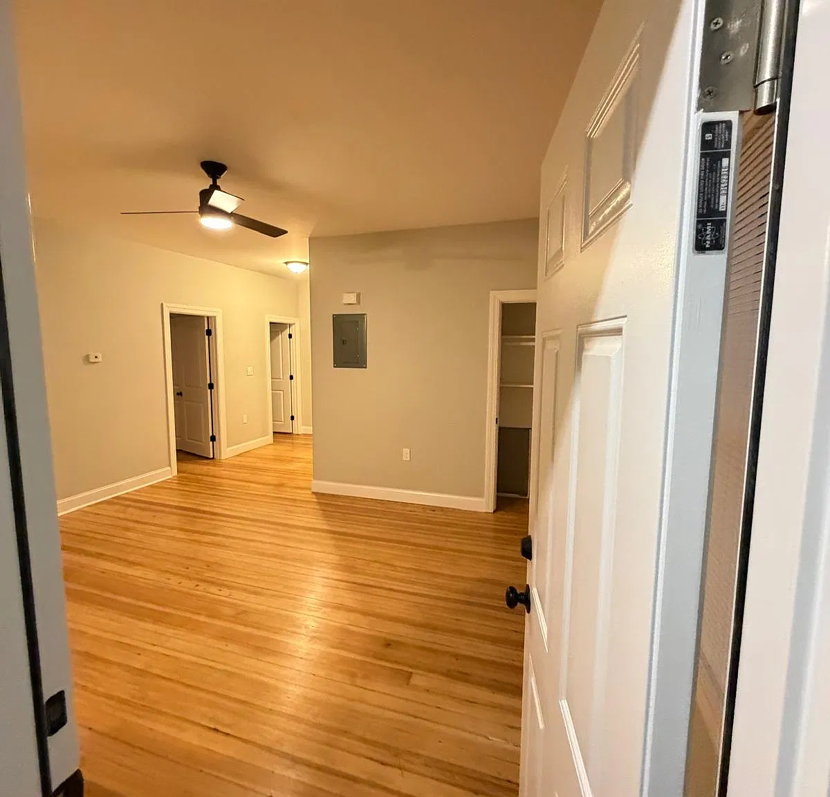 3 bed, 1263 sqft, $3,000 — Photo 1