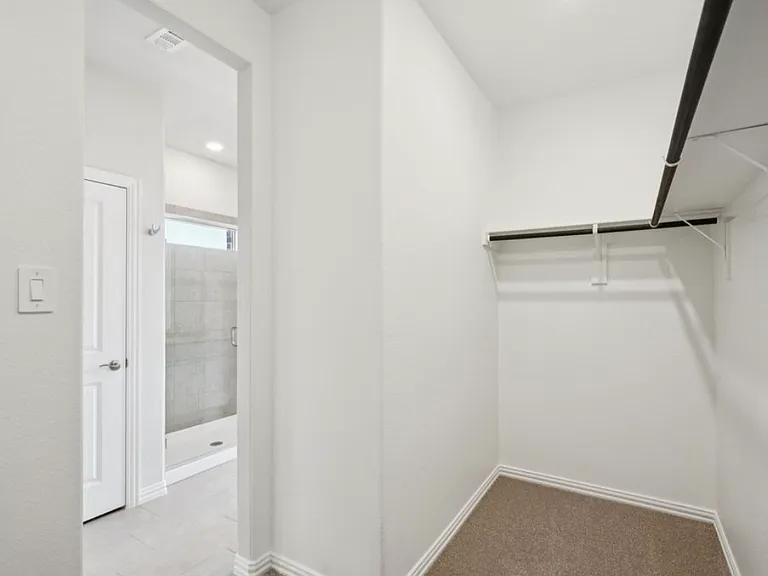 808 Leavenworth Dr — Photo 17