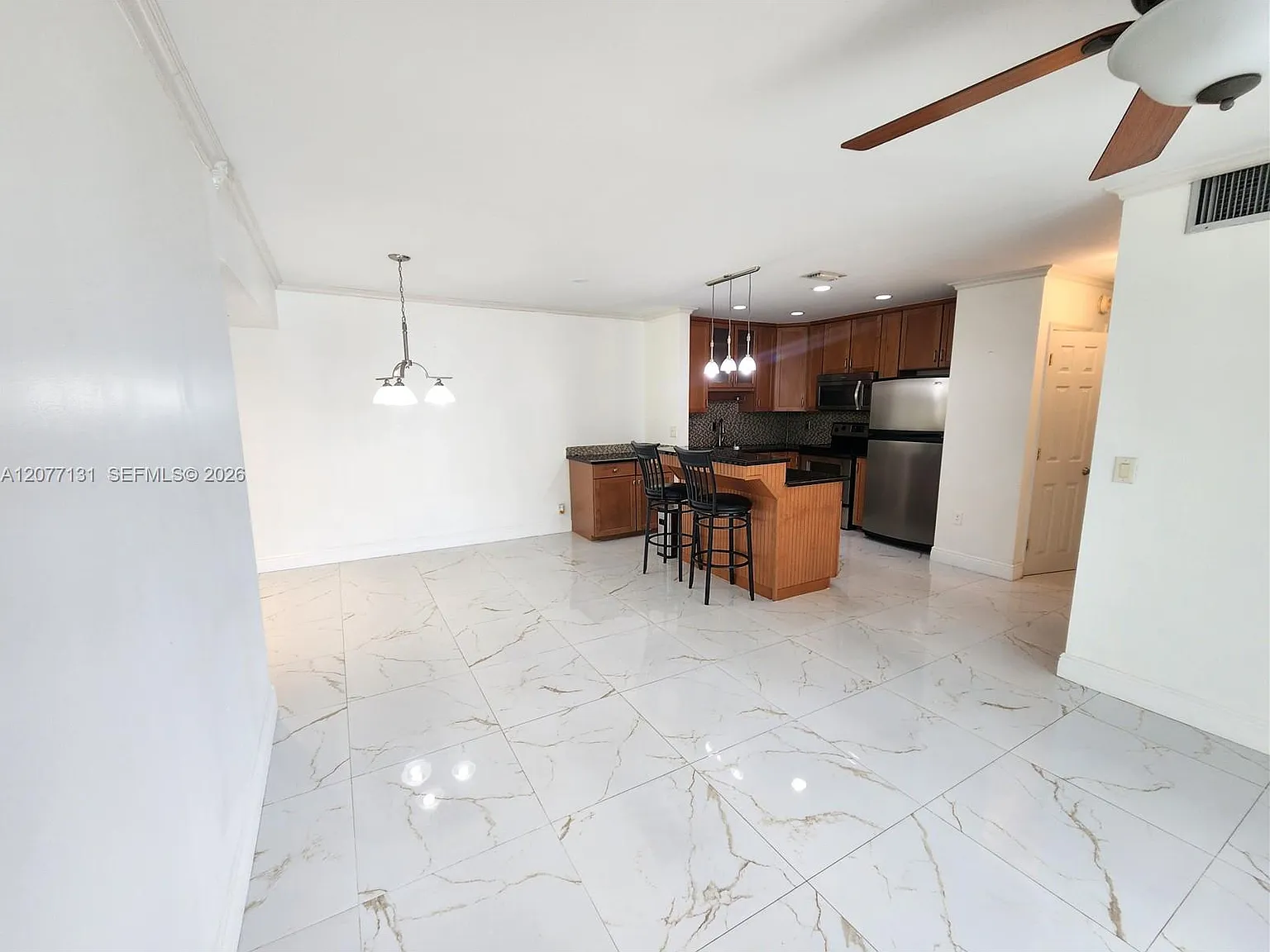 Cypress Club Condo — Photo 4