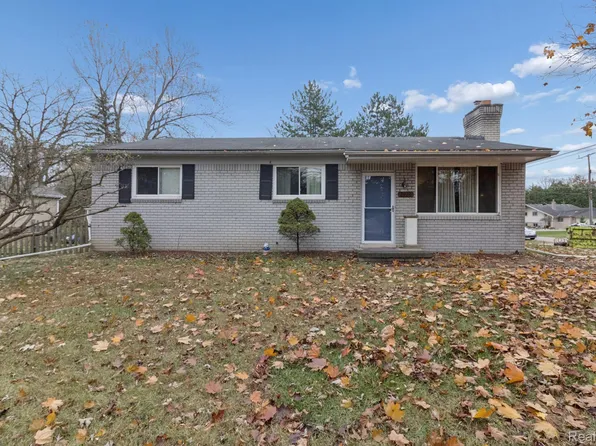 20206 Hubbard St, Livonia, MI 48152