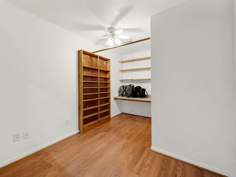 303 Shawnee Dr — Photo 16