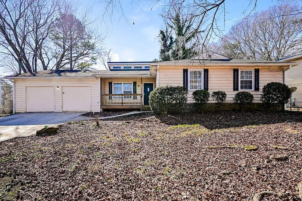 4 bed, 3.0 bath, 1332 sqft, $2,540 — Photo 1