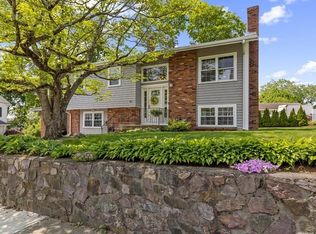 19 Highland St, Woburn, MA 01801