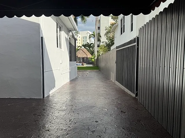 801 NW 14th Ct — Photo 6