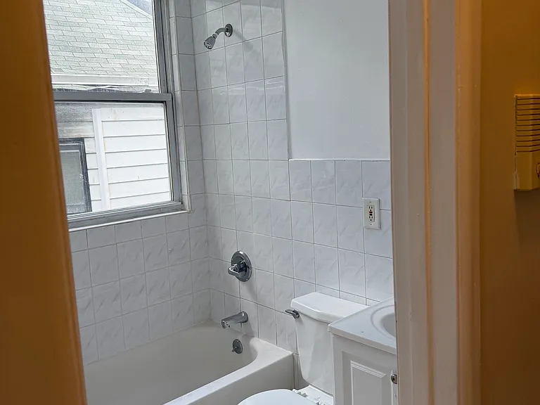 65 Westervelt Ave #2L — Photo 10