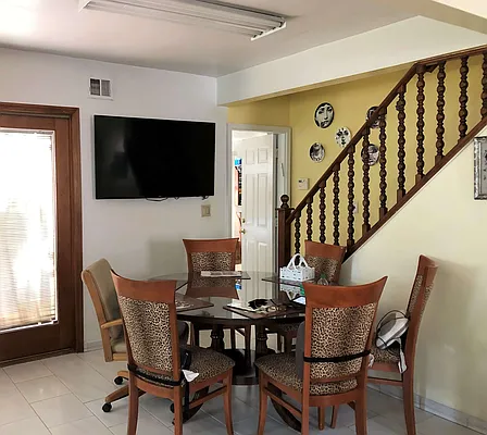 Sold by Julia Shildkret Real Estate Group | media 3