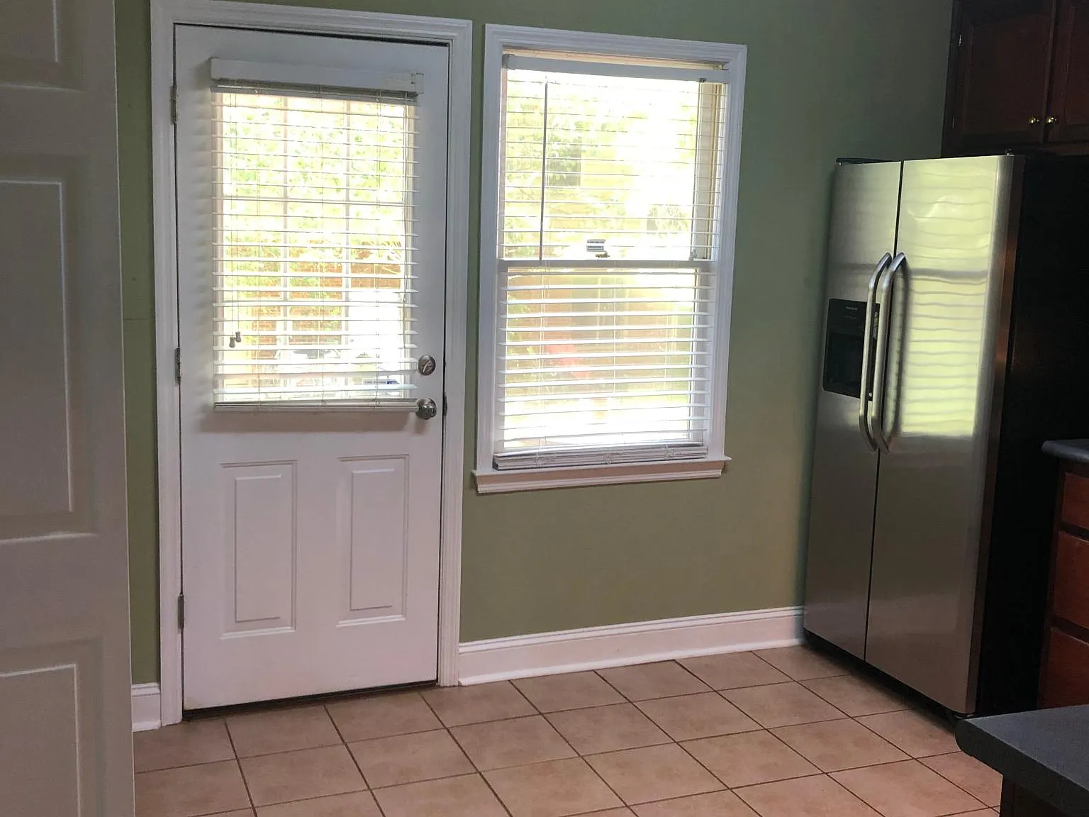 2 bed, 2.5 bath, 1200 sqft, $1,400 — Photo 4