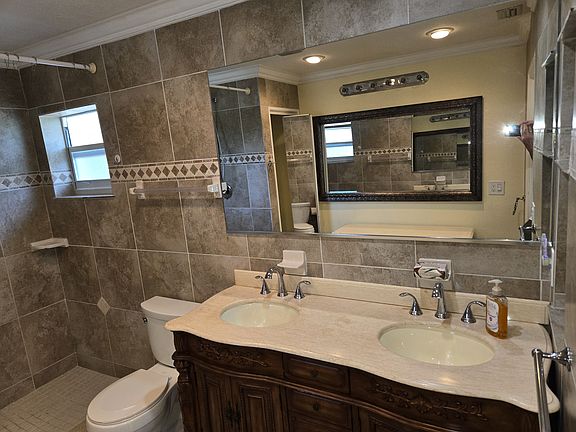 2nd image of 639 Pompano Dr