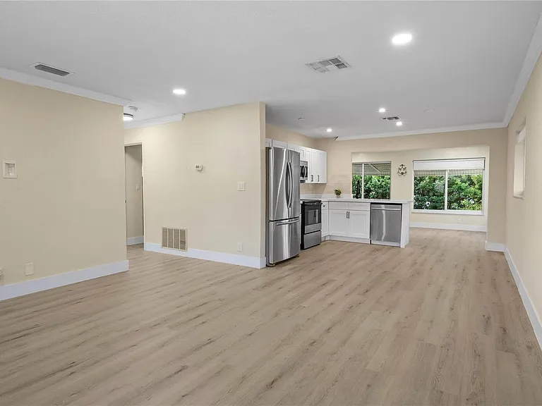 4514 NW 49th Dr — Photo 10