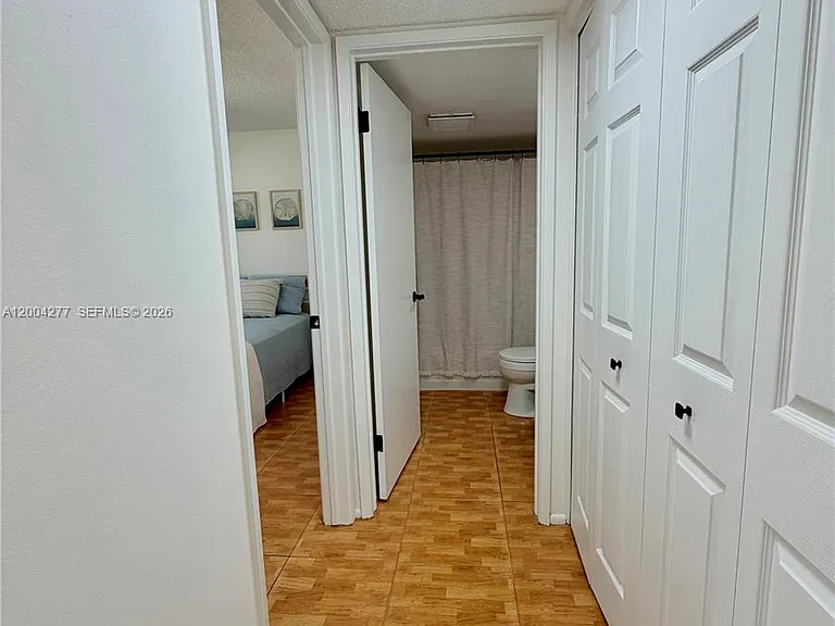 1203 Bahama Bnd #G1 — Photo 27