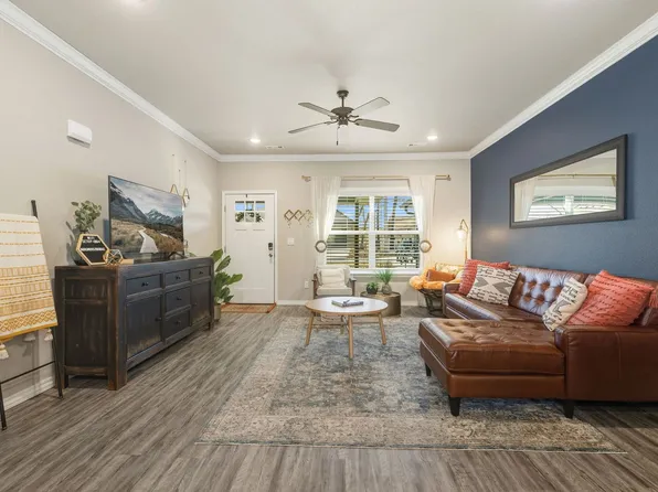 9 Purfleet Dr #Id1366492p, Bella Vista, AR 72715