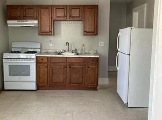 1242 Pleasant St #2, New Bedford, MA 02740