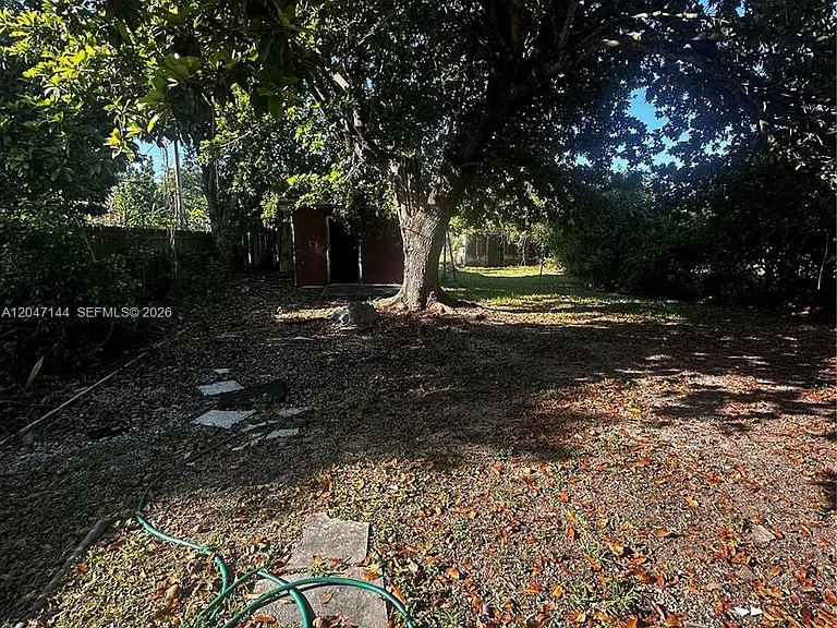821 SW 2nd St — Photo 2