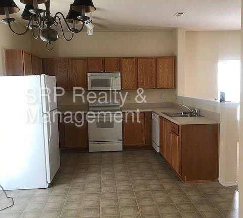 2nd image of 1705 Hollybrook Ave