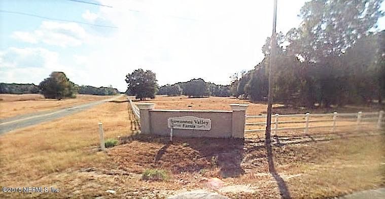 2nd image of 422 NW Charter Oak Gln