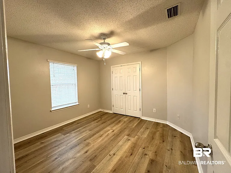 9964 Hollowbrook Ave — Photo 4