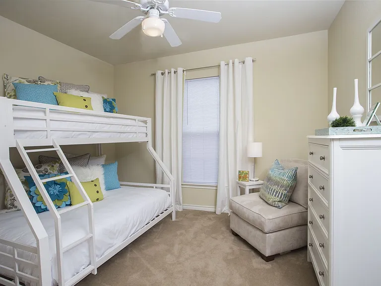 Country Club Pointe Apartment Homes — Photo 13