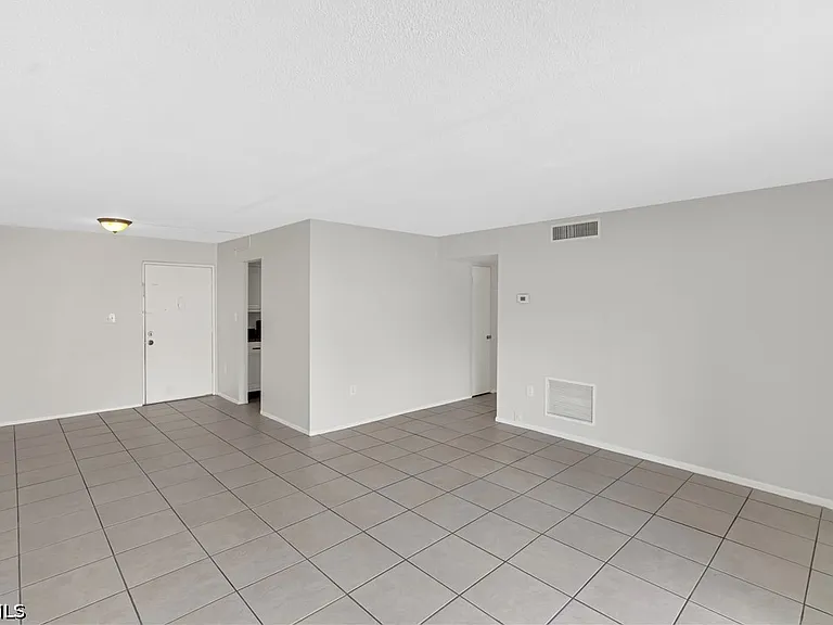 1830 Maravilla Ave #401 — Photo 9