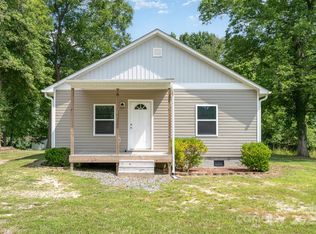 213 Pinewood Dr, Grover, NC 28073
