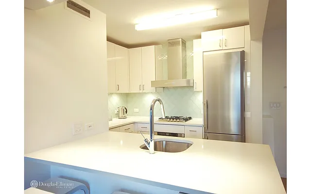 Rented by Douglas Elliman | media 25