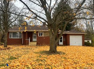 2446 Lanning Dr, Burton, MI 48509