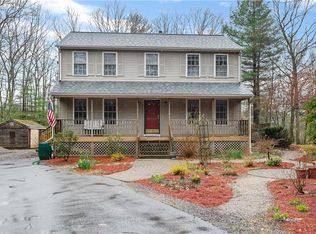 349 Old Oxford Rd, North Smithfield, RI 02896