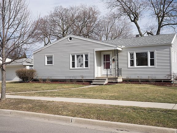3rd image of 847 Woodville Ave