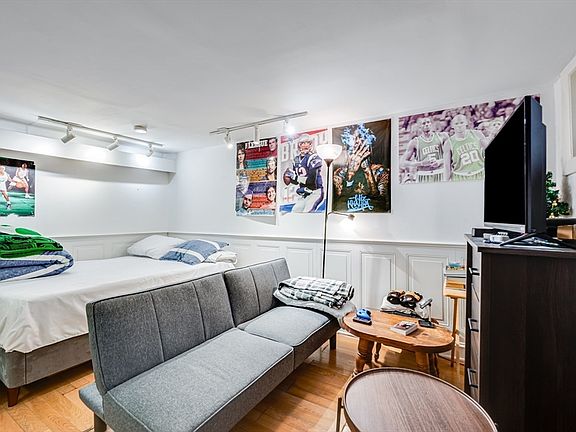 3rd image of 6 Goodwin Pl APT B