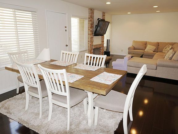 3rd image of 2015 E Saddlewood Ln