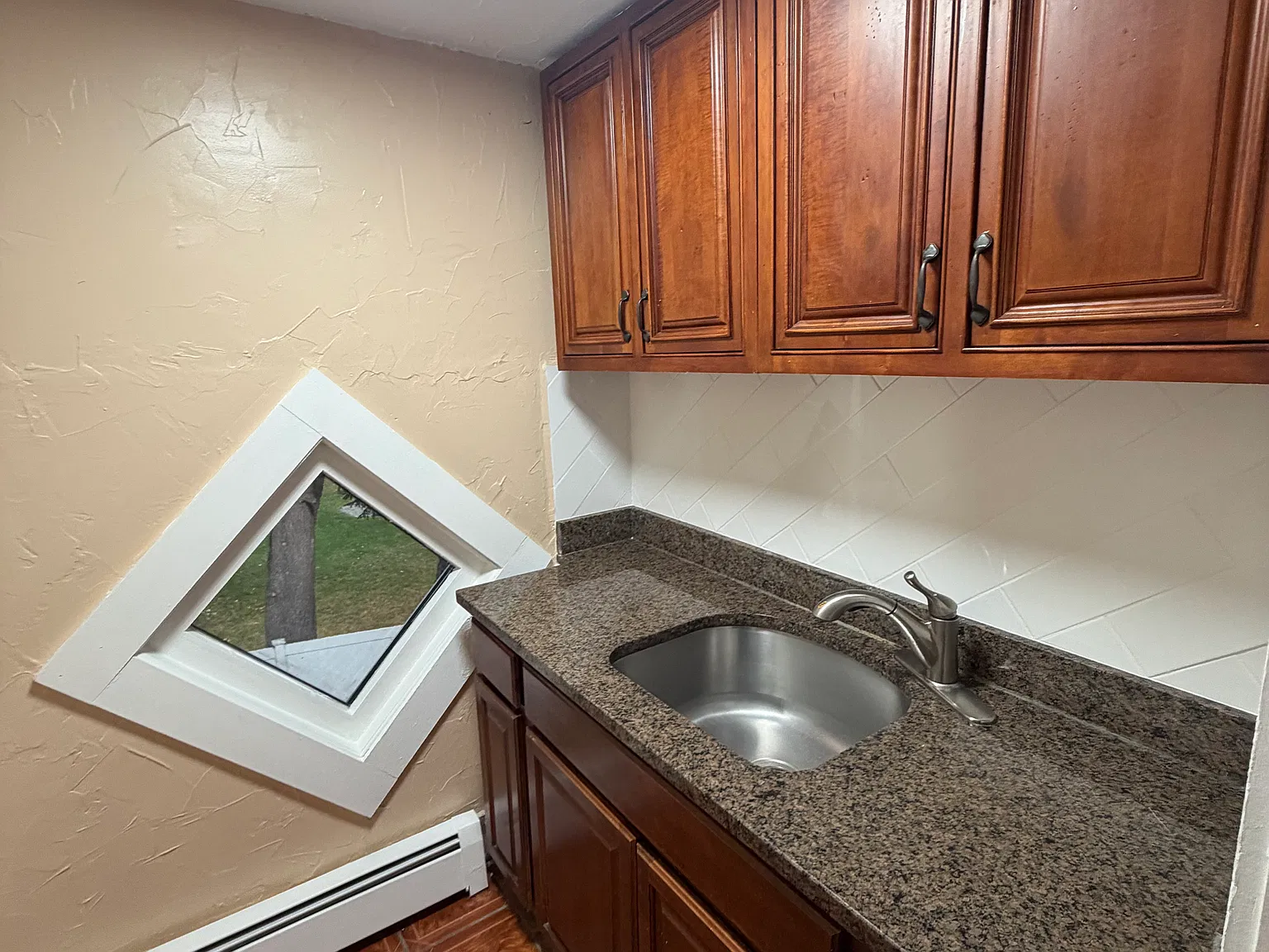 2 bed, 1000 sqft, $2,400 — Photo 4