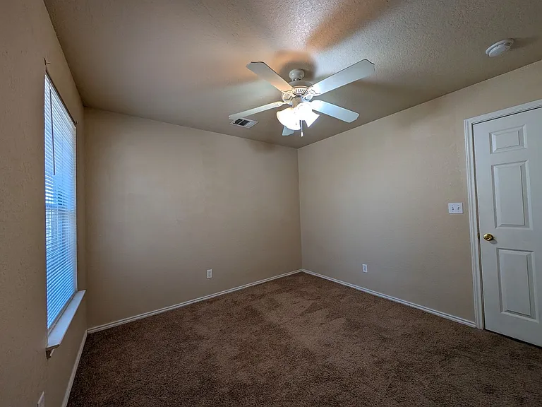1013 Misty Acres Dr — Photo 27