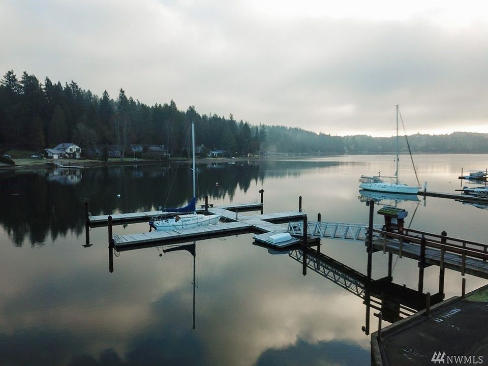 2nd image of 5215 View Point Dr NW