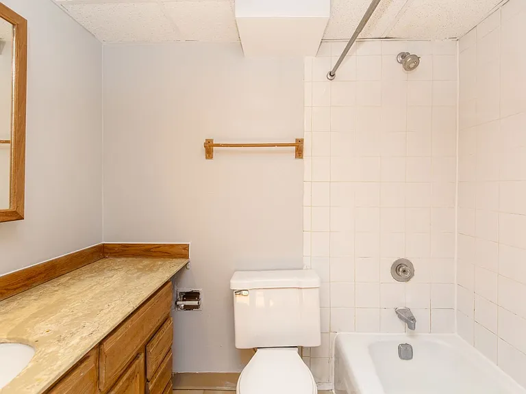 663 W Melrose Street — Photo 6