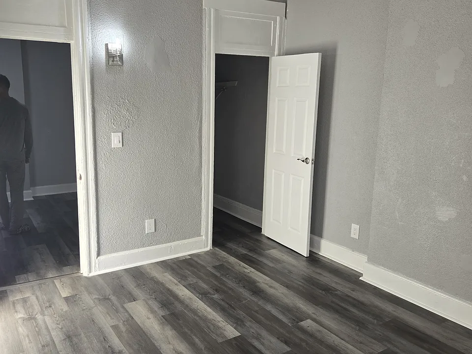32 Emerson Ave #3F