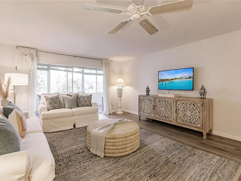 1200 E Peppertree Ln #303 — Photo 14