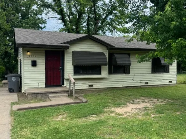 5731 N Garrison Pl, Tulsa, OK 74126