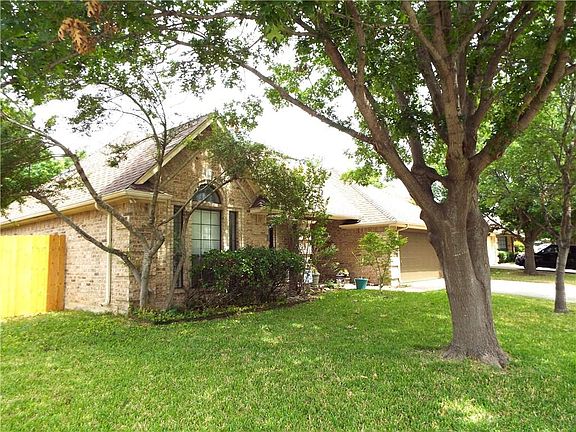 3rd image of 1209 Downwood Dr