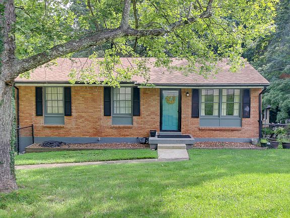 2nd image of 115 Jay Cir