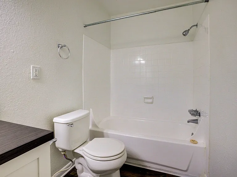 Flagler Pointe Apartments — Photo 31